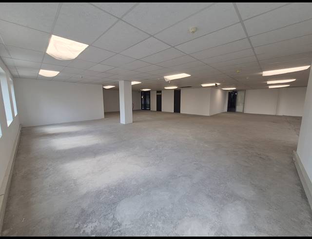 584M² OFFICE TO LET IN WOODMEAD